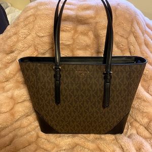 Michael Kors Aria Large Tote Bag